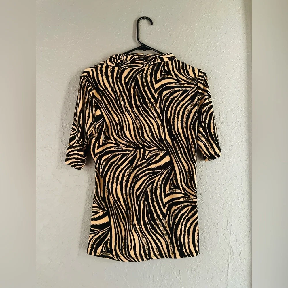 Women’s Carmen Marco Valvo Top Size M - Picture 3 of 4